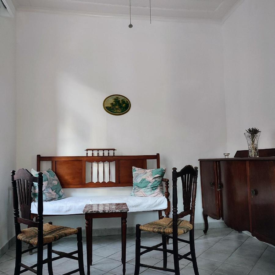 Maroudas Traditional Guest House Vathy  Exterior foto