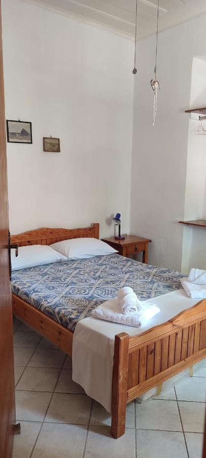 Maroudas Traditional Guest House Vathy  Exterior foto