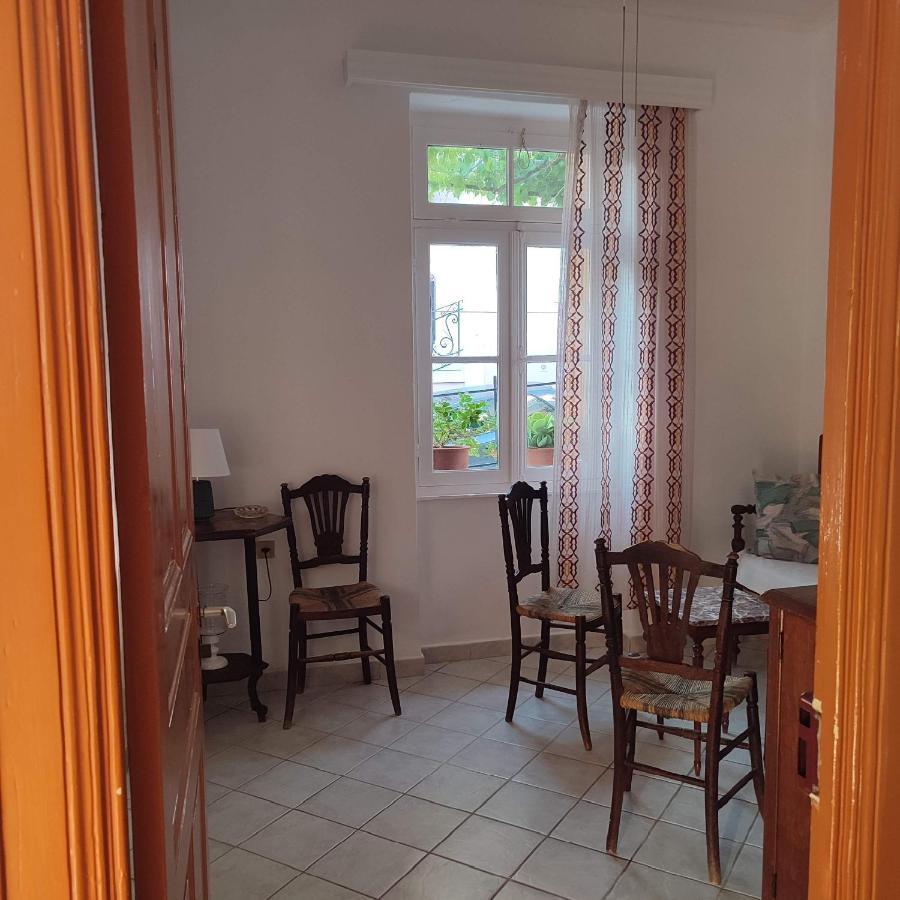 Maroudas Traditional Guest House Vathy  Exterior foto